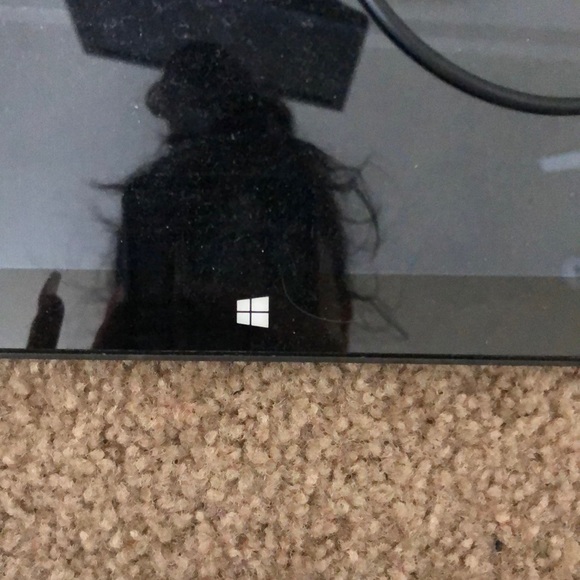 Surface Pro - Picture 2 of 5